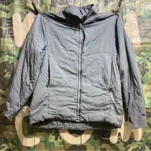 17年製patagonia ナノエアフーディー 黒 中綿 lost arrow Patagonia Men's Nano-Air® Hoody